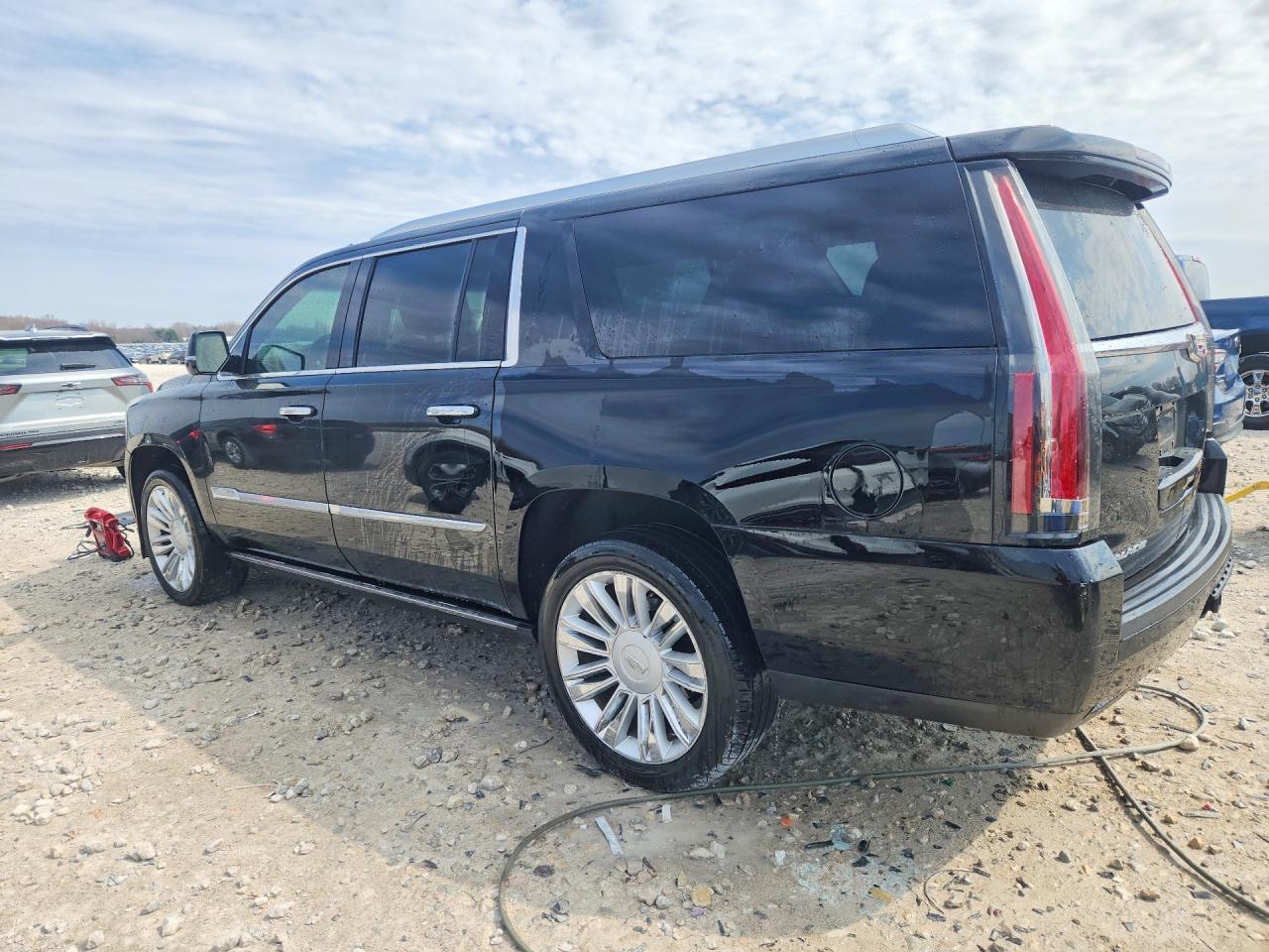 2015 Cadillac Escalade Esv Platinum - Image 2