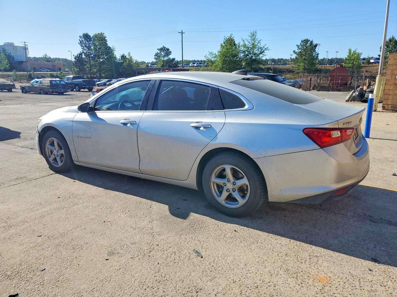 2017 Chevrolet Malibu Ls - Фото 2