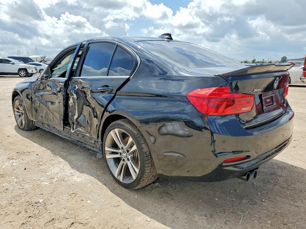2018 BMW 330 Xi - Image 2
