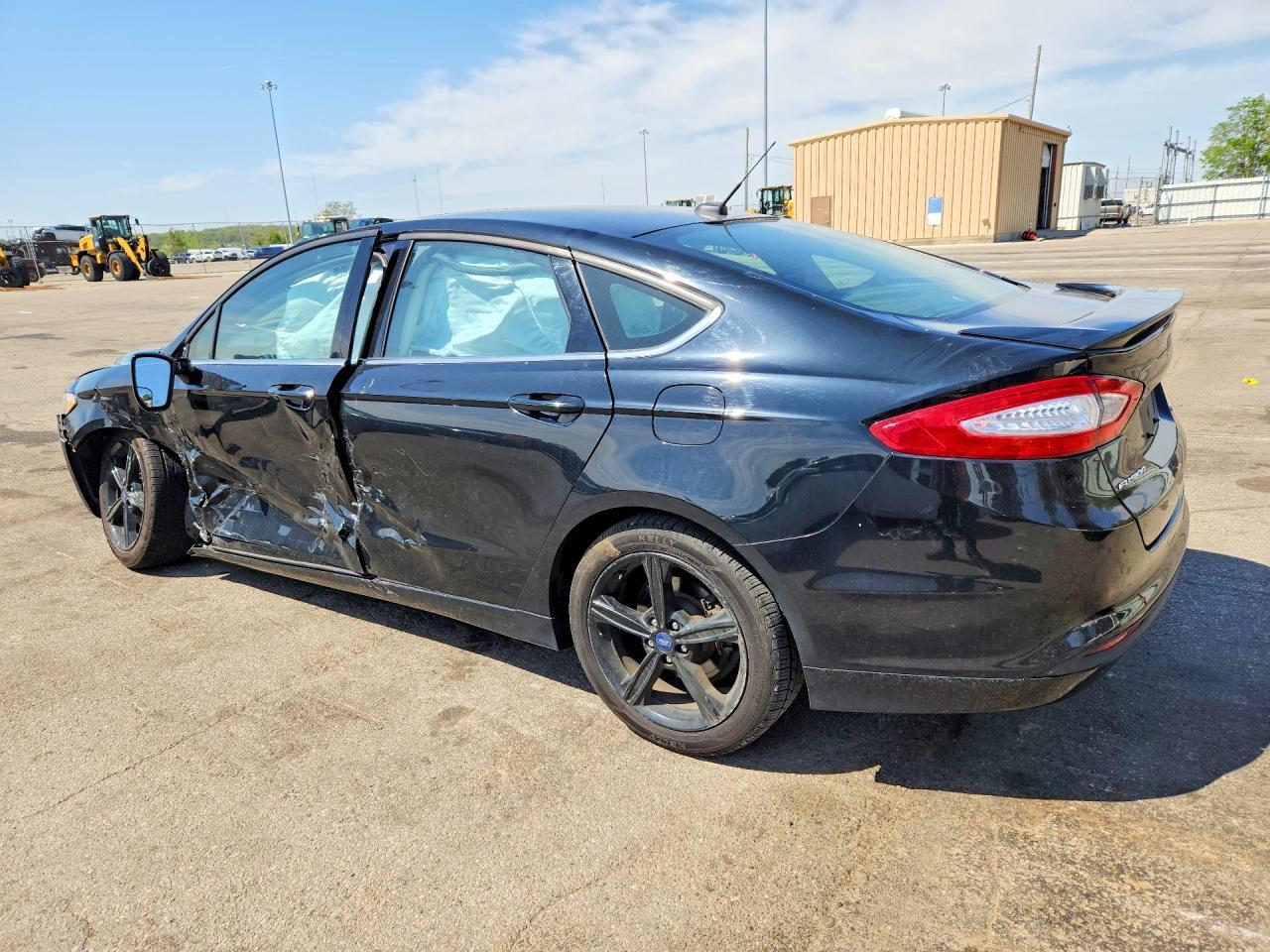 2016 Ford Fusion Se - Image 2