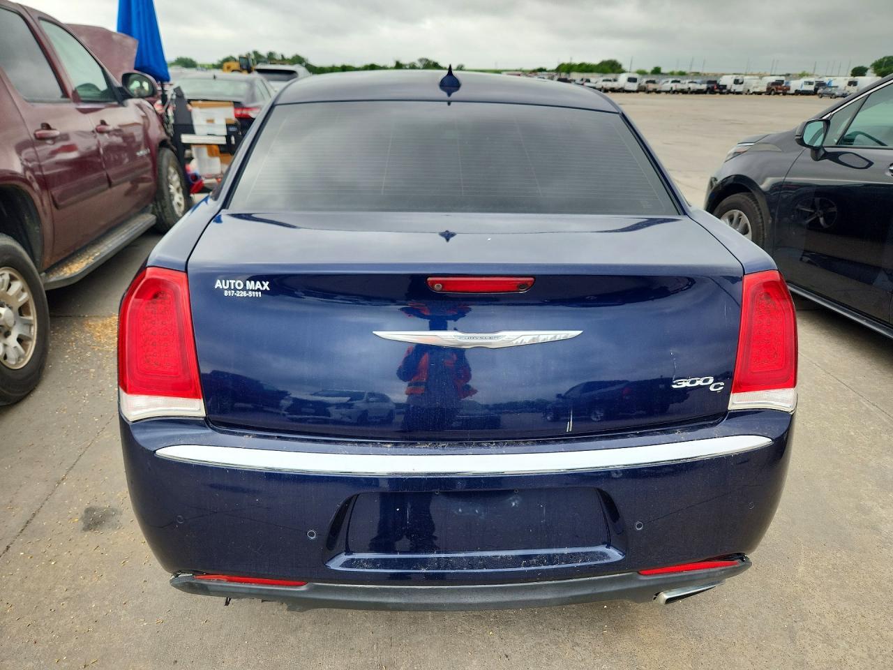 2017 Chrysler 300C - Image 6