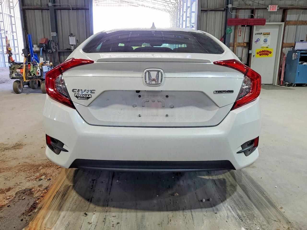 2017 Honda Civic Touring - Image 6