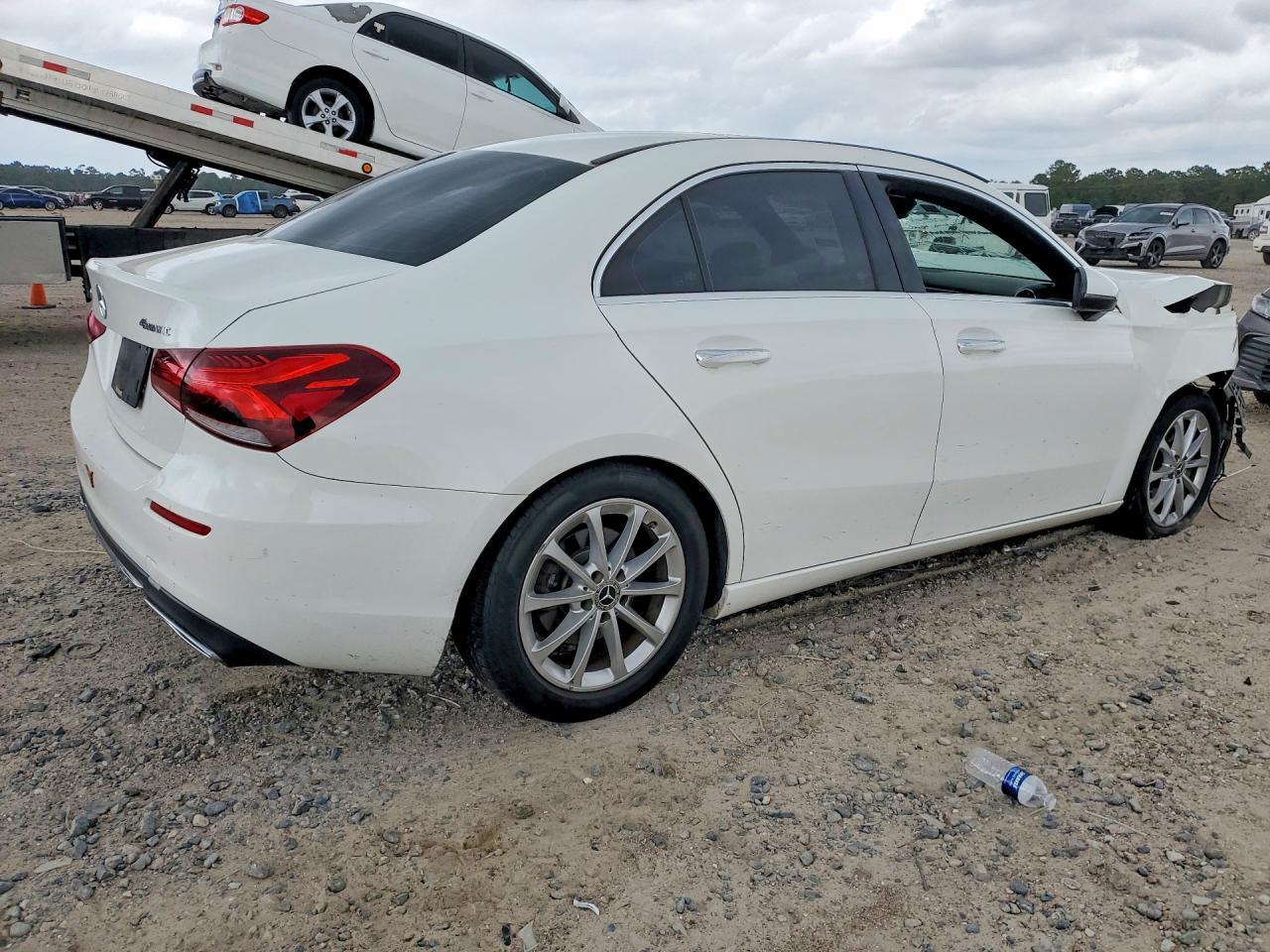 2019 Mercedes-Benz A 220 4Matic - Фото 3