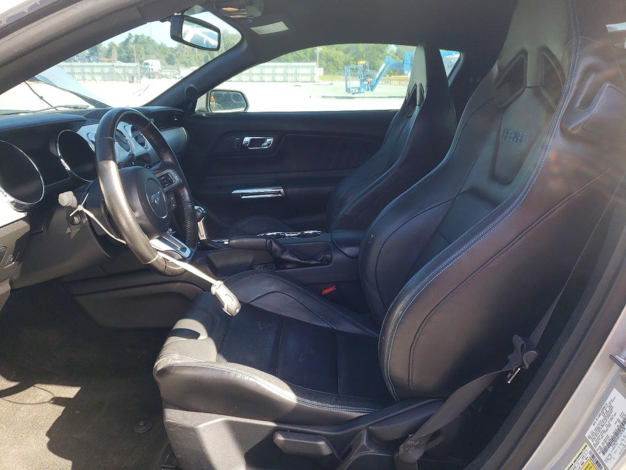 2015 Ford Mustang - Фото 7