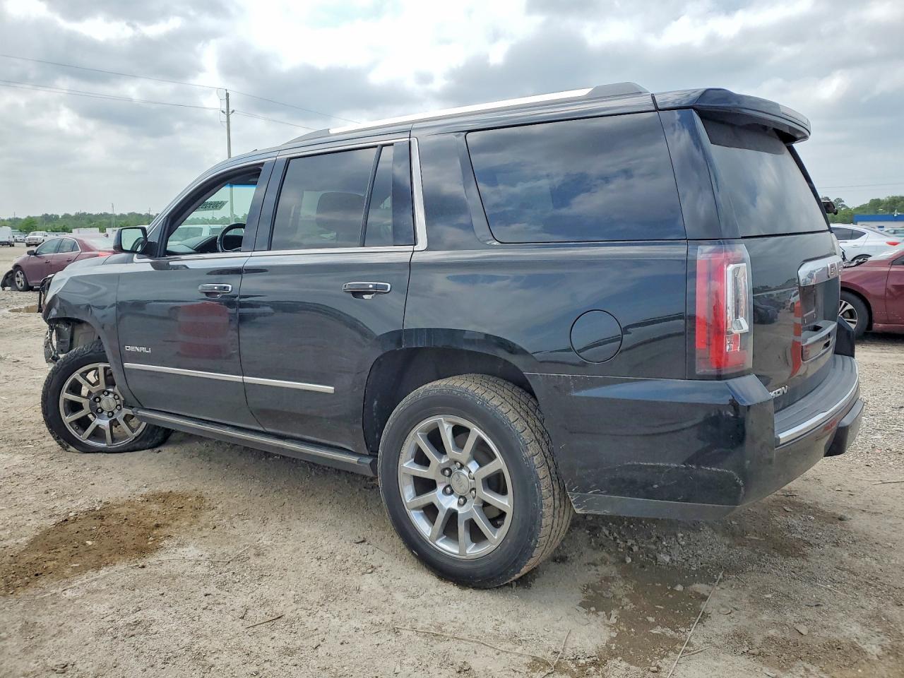 2018 GMC Yukon Denali - Фото 2