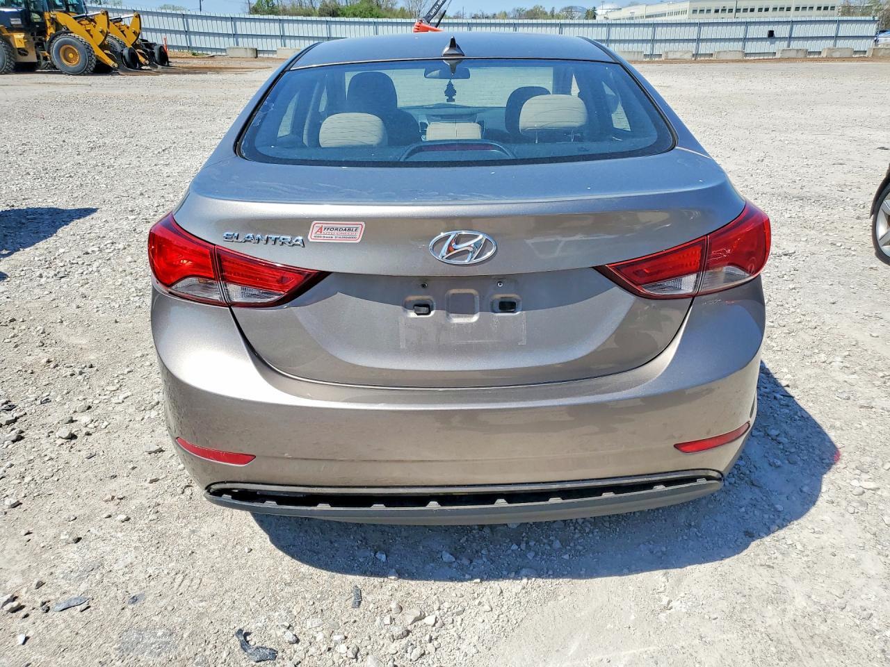 2016 Hyundai Elantra Se - Фото 6