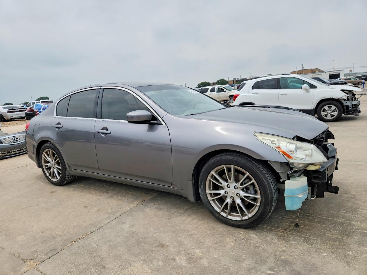 2011 Infiniti G37 Base - Image 4