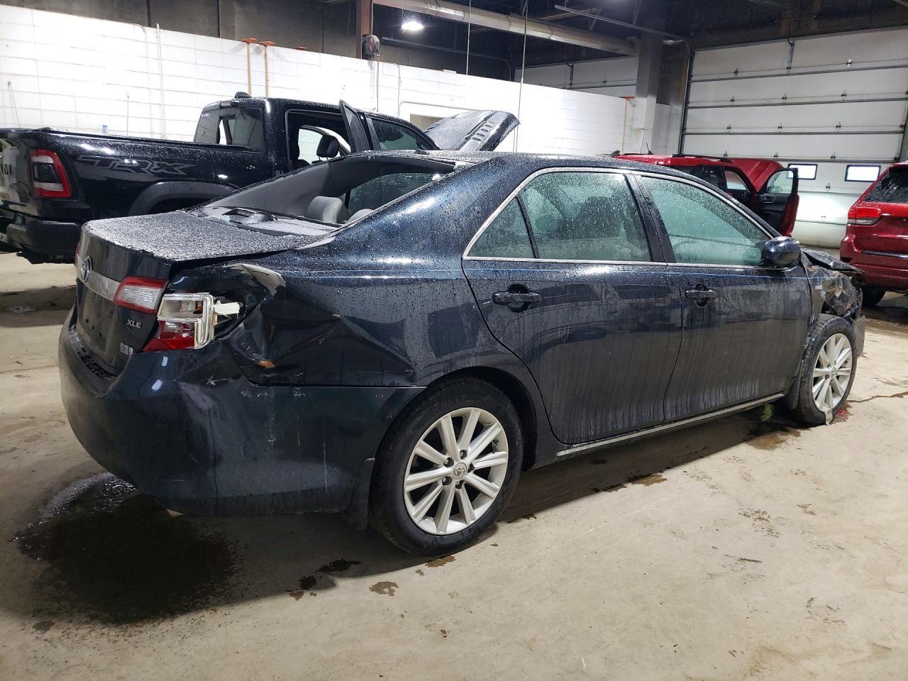 2012 Toyota Camry Hybrid Xle - Фото 3