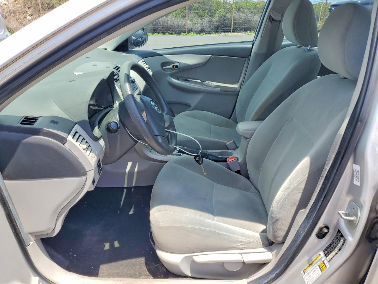 2011 Toyota Corolla Base - Фото 7