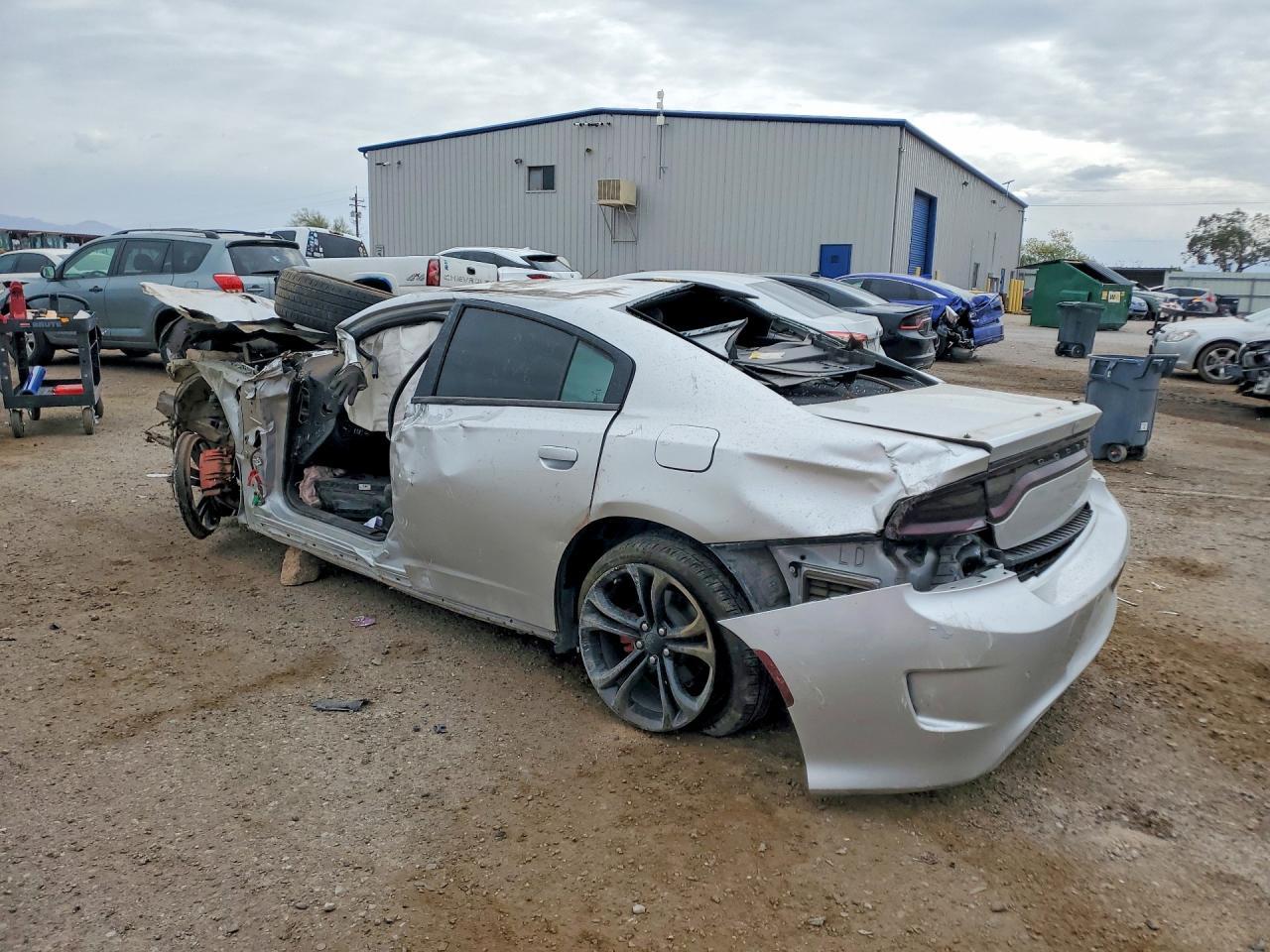 2019 Dodge Charger R - Фото 2
