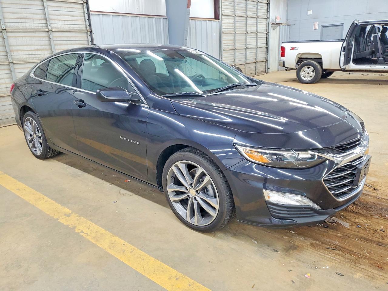 2023 Chevrolet Malibu Lt - Image 4