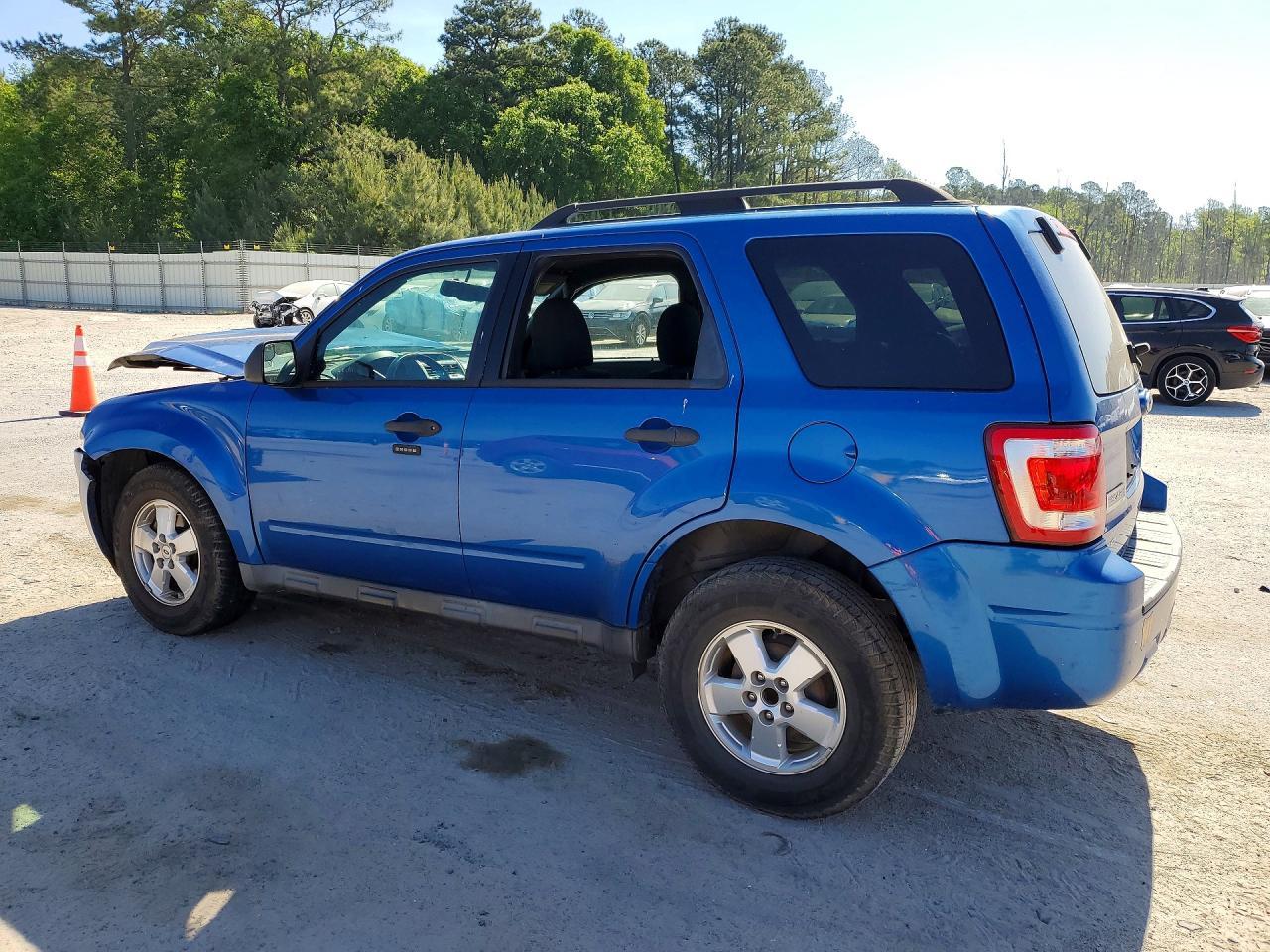 2011 Ford Escape Xlt - Image 2