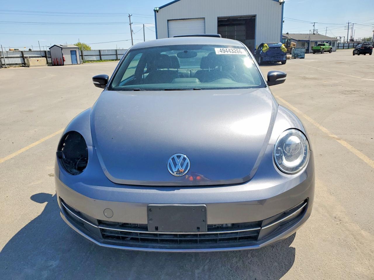 2012 Volkswagen Beetle Turbo - Image 5