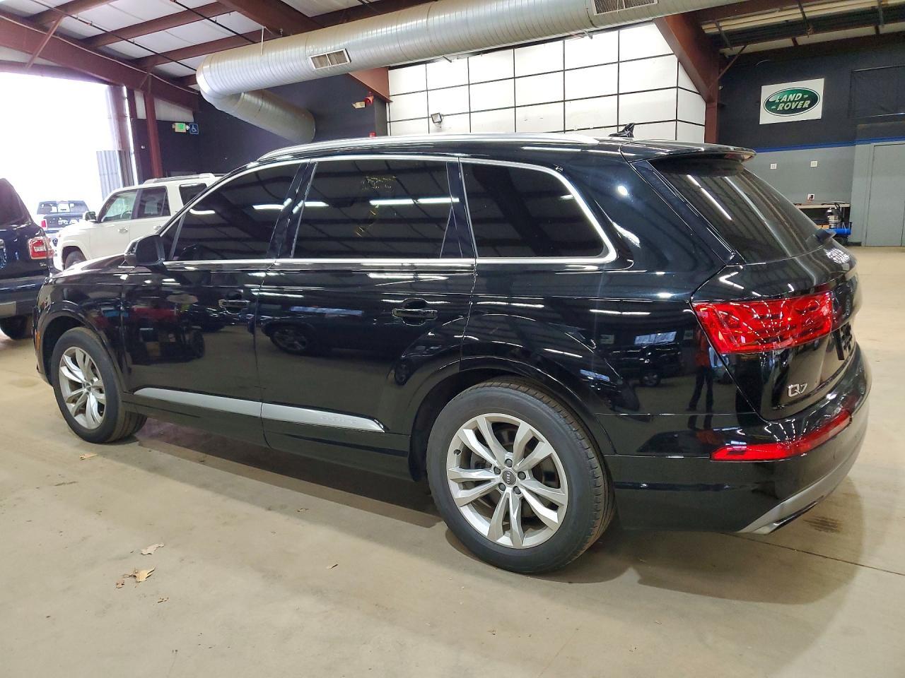 2017 Audi Q7 Premium - Image 2