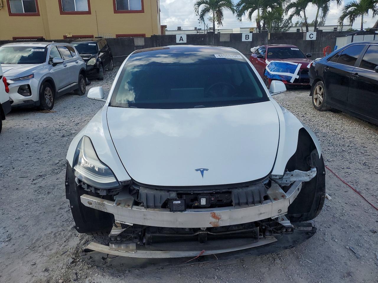 2018 Tesla Model 3 - Фото 5