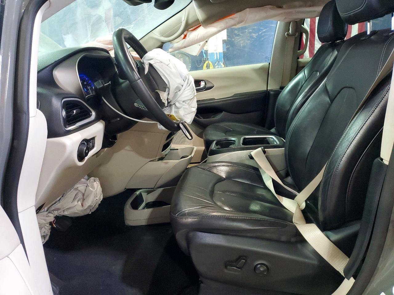 2022 Chrysler Pacifica Touring L - Фото 7