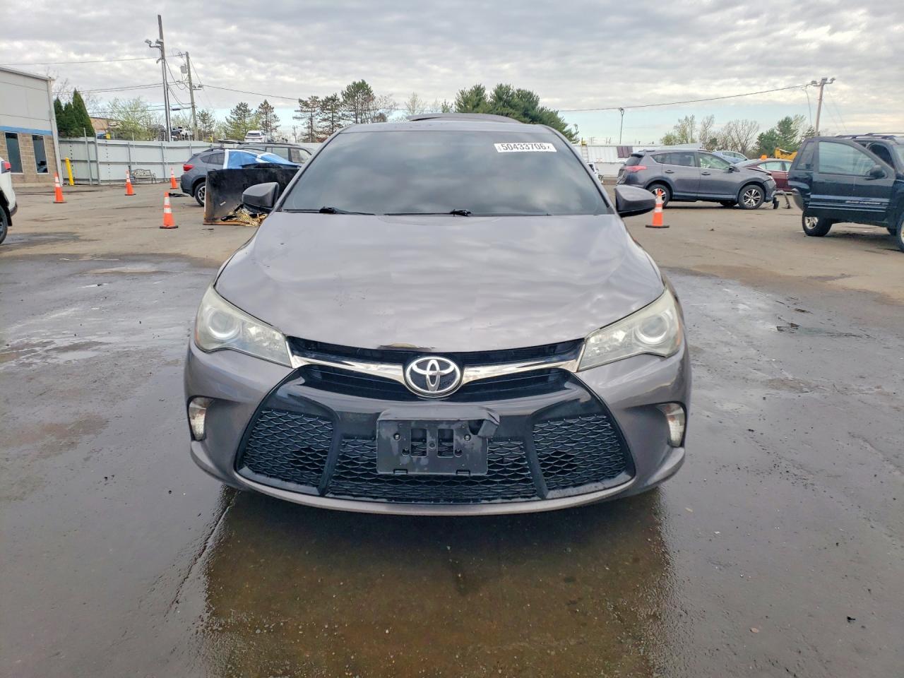 2017 Toyota Camry Se - Image 5