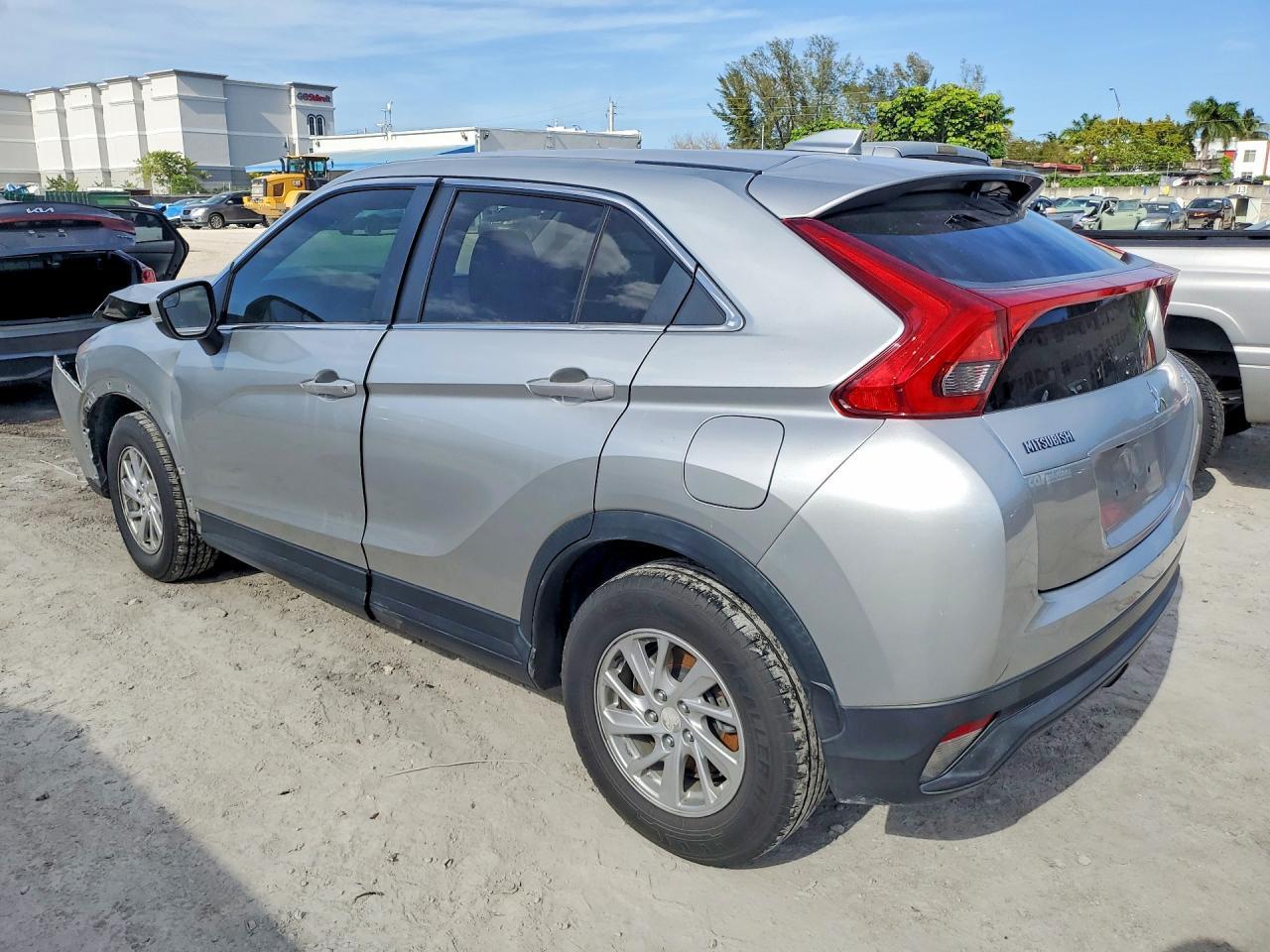2019 Mitsubishi Eclipse Cross Es - Фото 2