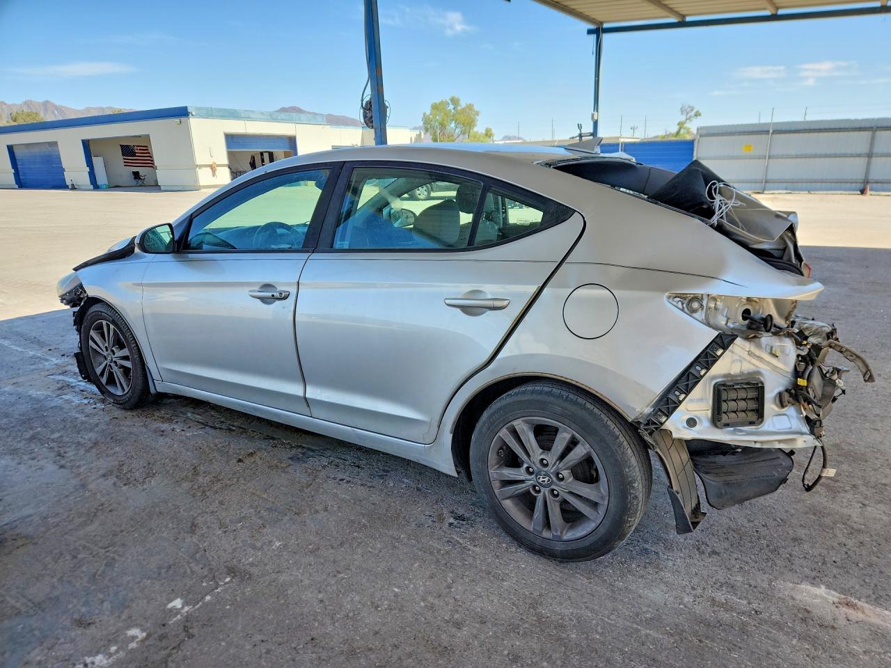 2017 Hyundai Elantra Se - Image 2