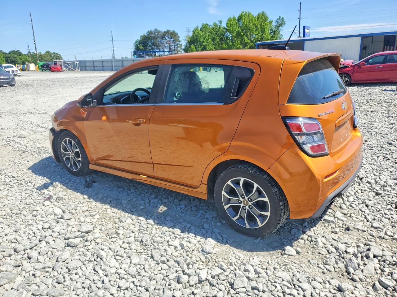 2017 Chevrolet Sonic Lt - Фото 2