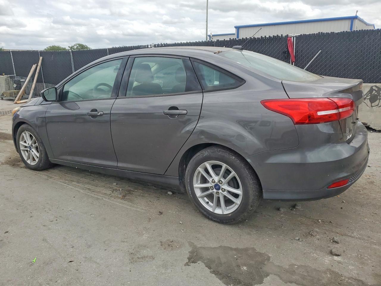 2018 Ford Focus Se - Фото 2
