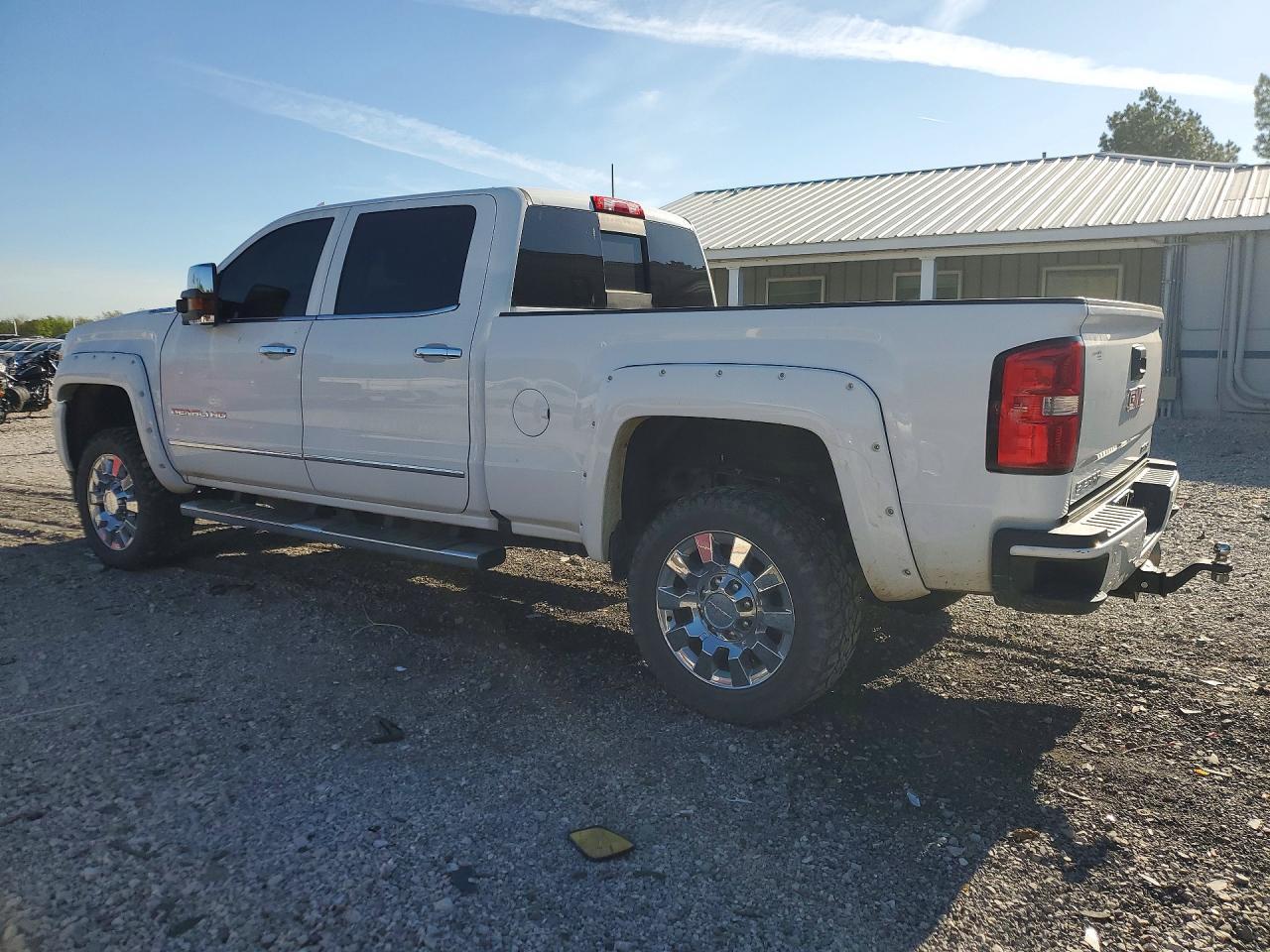 2017 GMC Sierra K2500 Denali - Фото 2