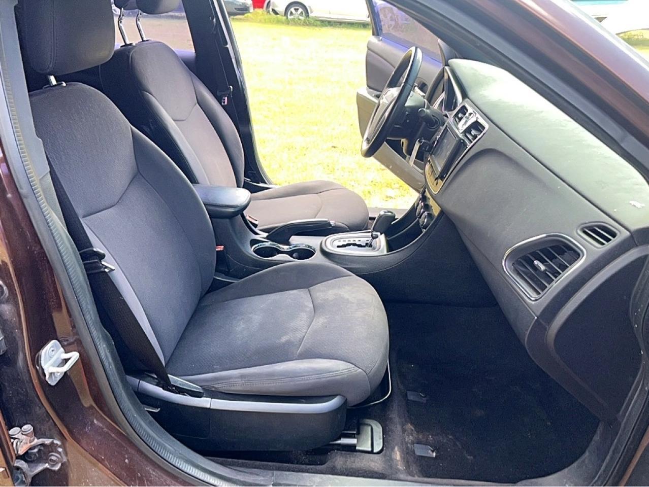 2013 Chrysler 200 Touring - Фото 5