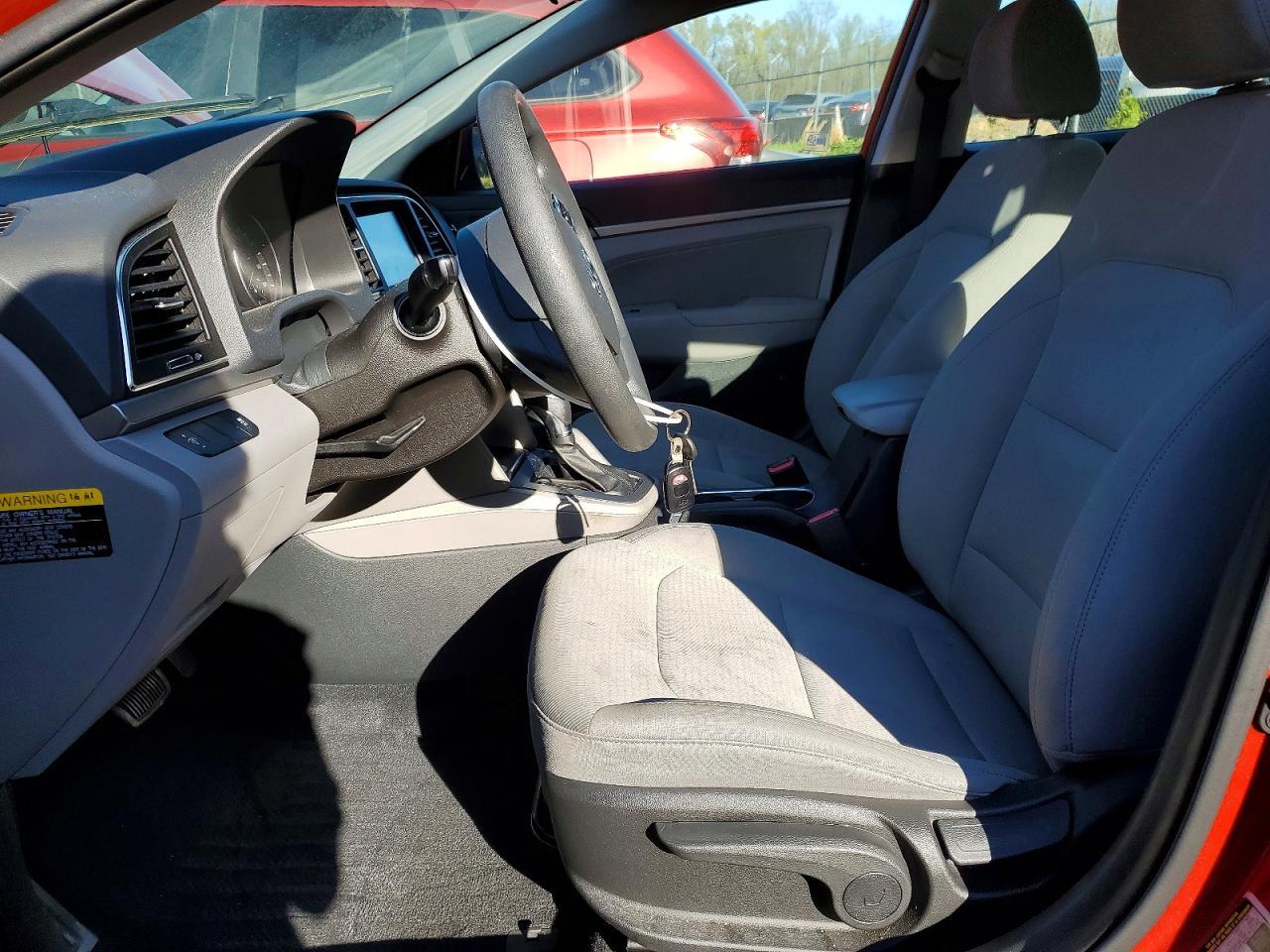 2017 Hyundai Elantra - Фото 7