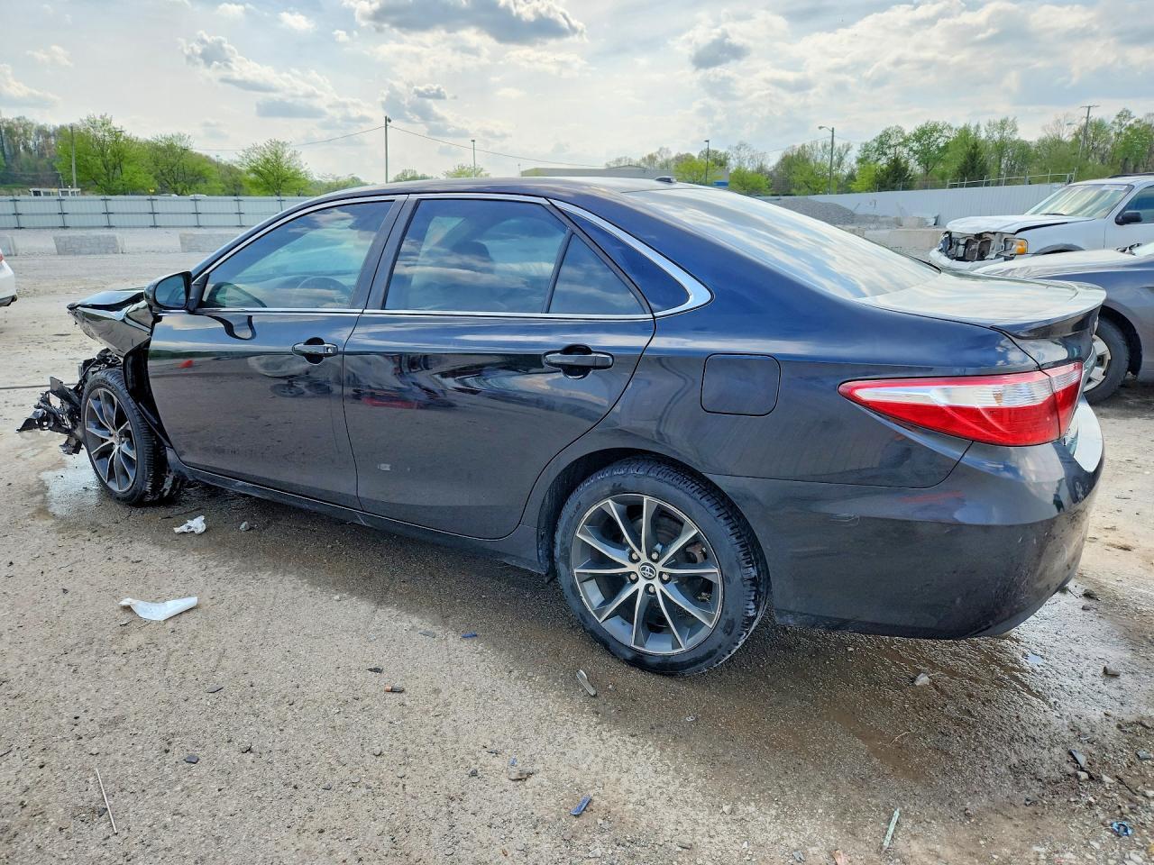 2015 Toyota Camry Xse V6 - Image 2