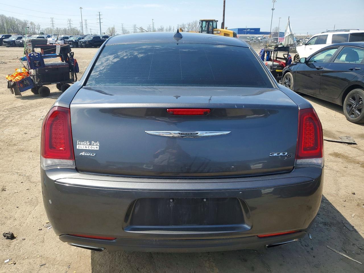 2018 Chrysler 300 S - Фото 6