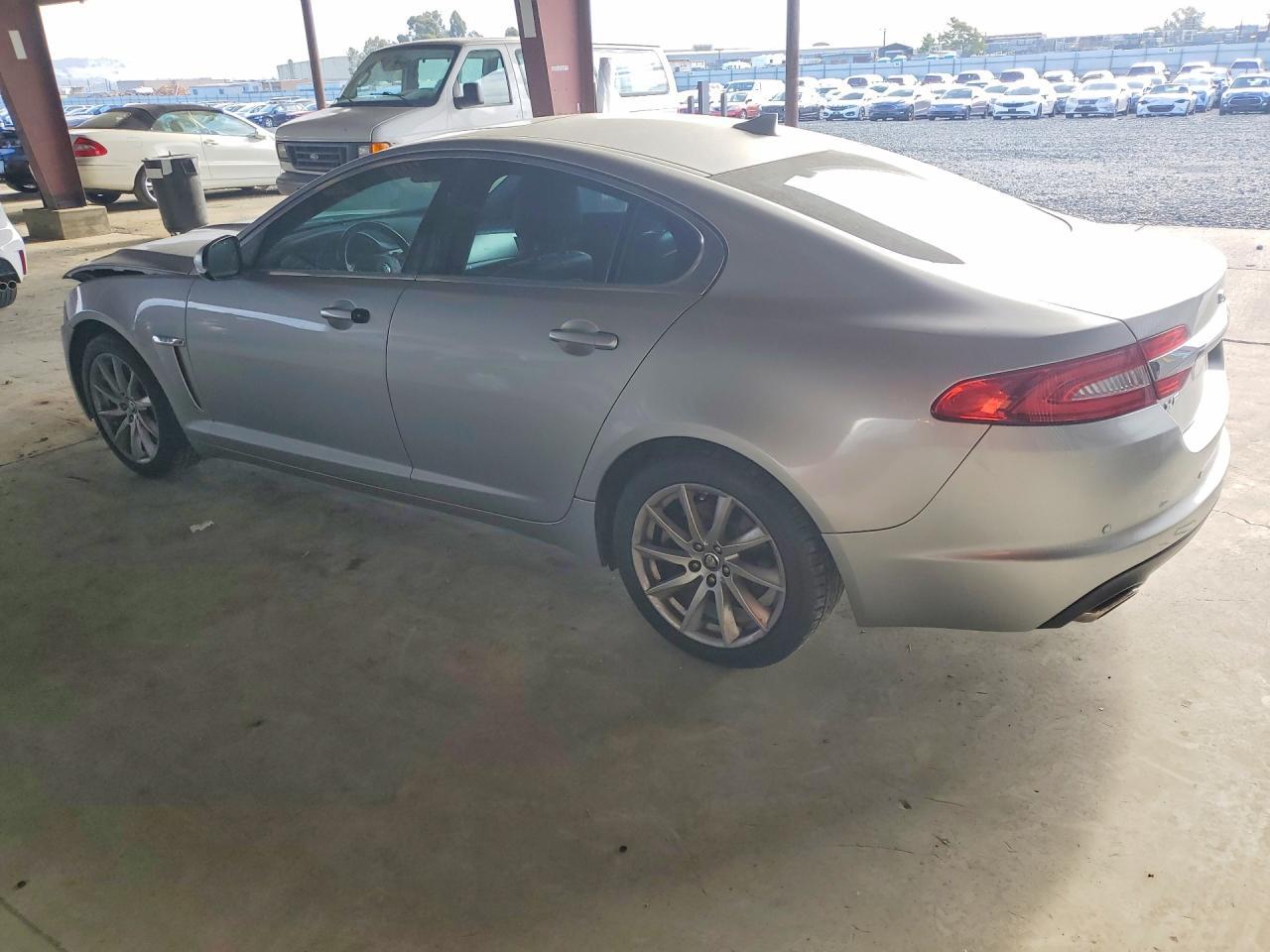 2013 Jaguar Xf - Фото 2