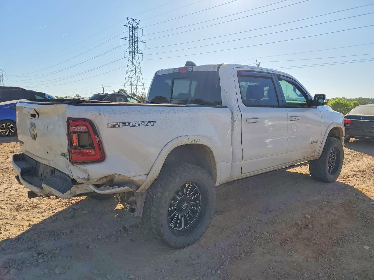 2021 Ram 1500 Laramie - Фото 3