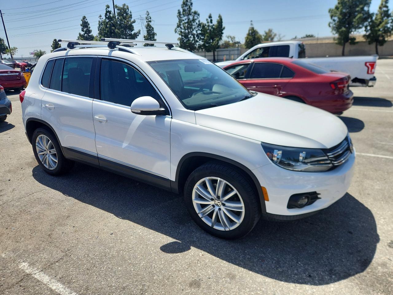 2014 Volkswagen Tiguan S - Фото 4