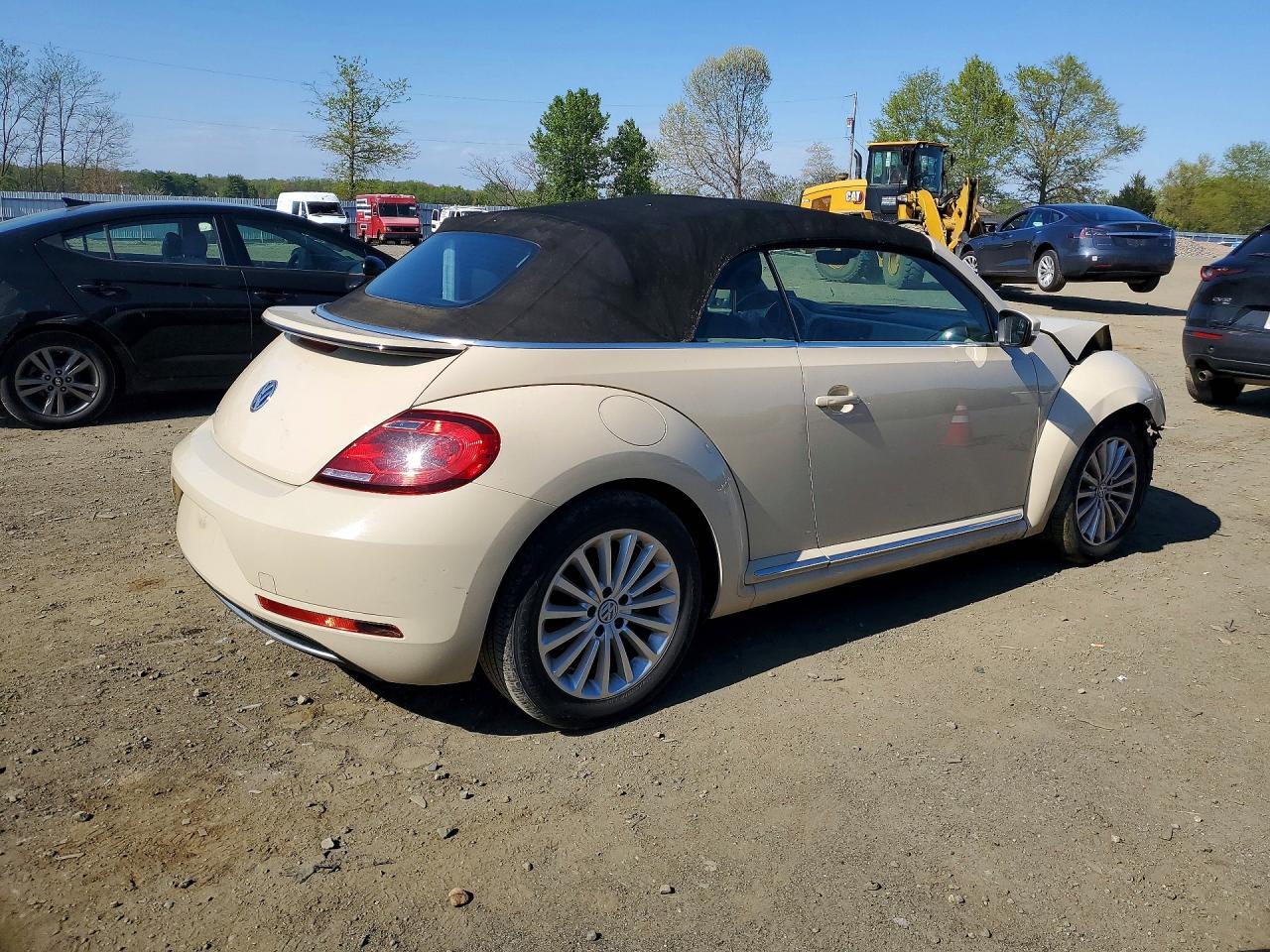 2019 Volkswagen Beetle S - Фото 3