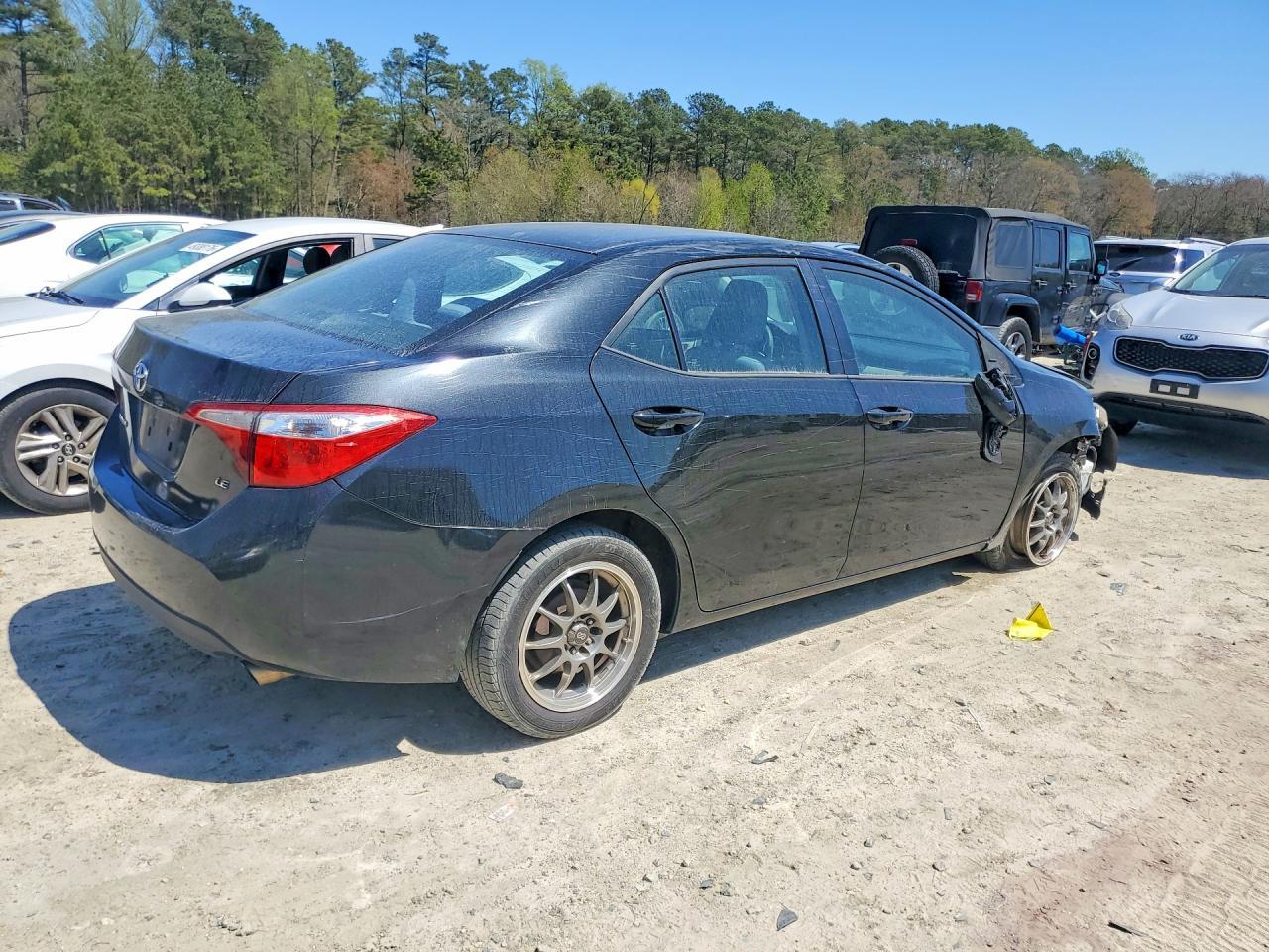 2016 Toyota Corolla Le - Image 3