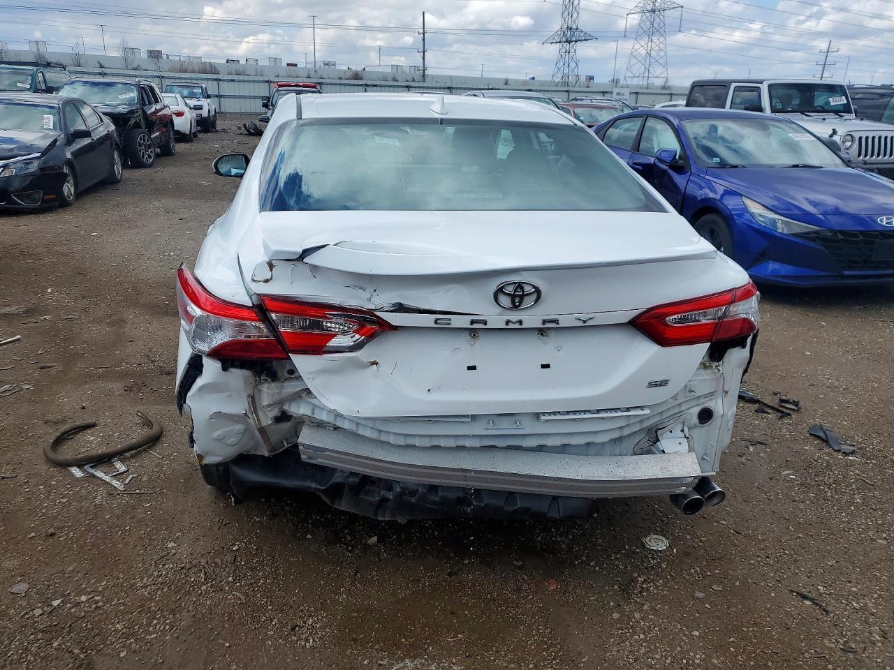 2020 Toyota Camry Se - Image 6