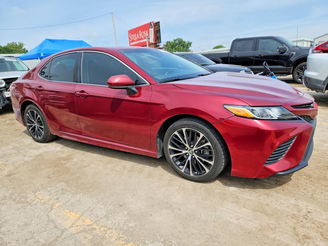 2018 Toyota Camry Se - Фото 4