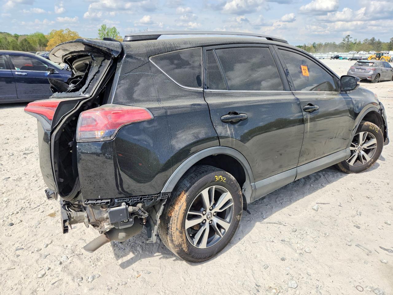 2018 Toyota Rav4 Xle - Image 3
