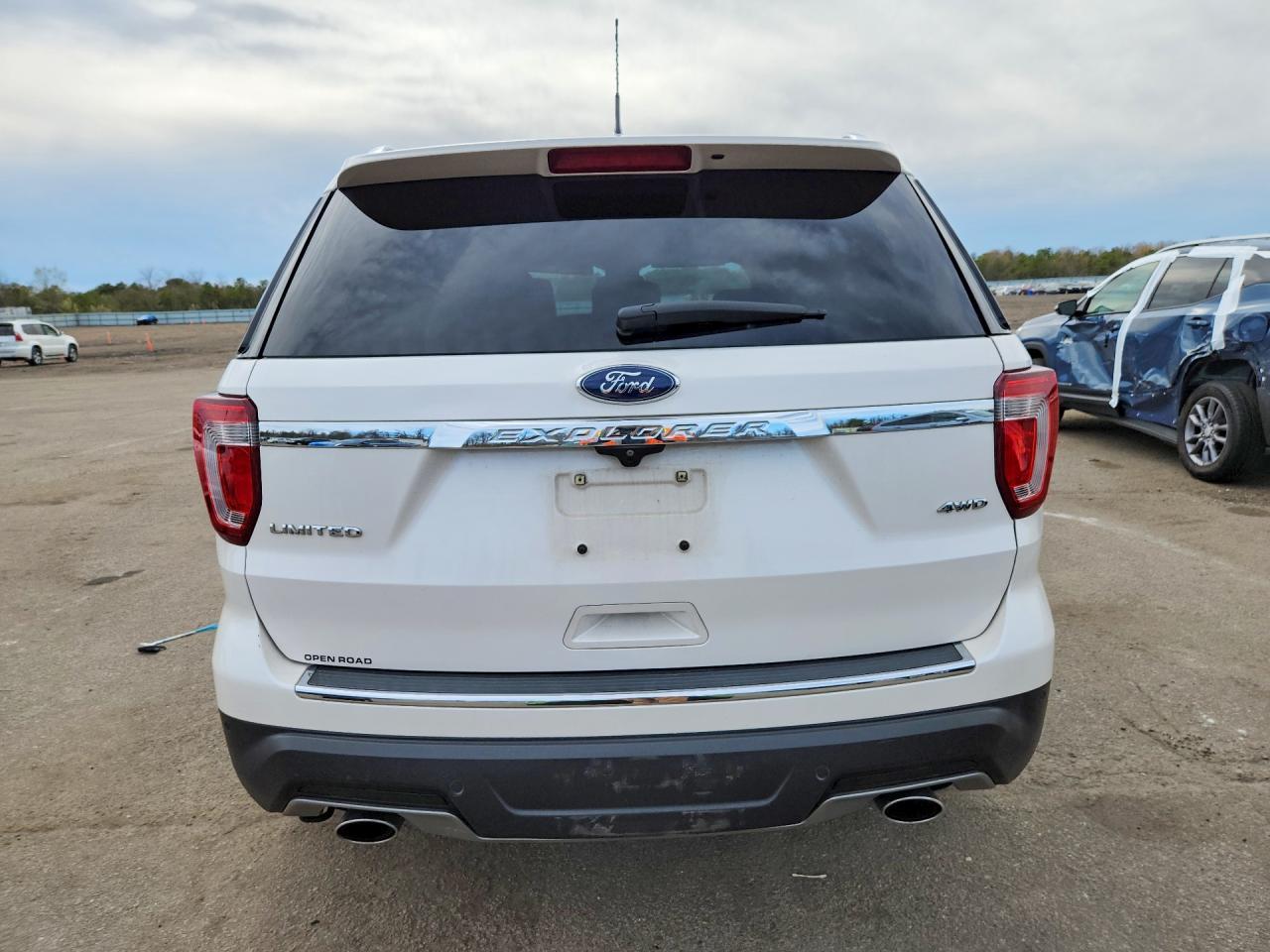 2018 Ford Explorer Limited - Image 6