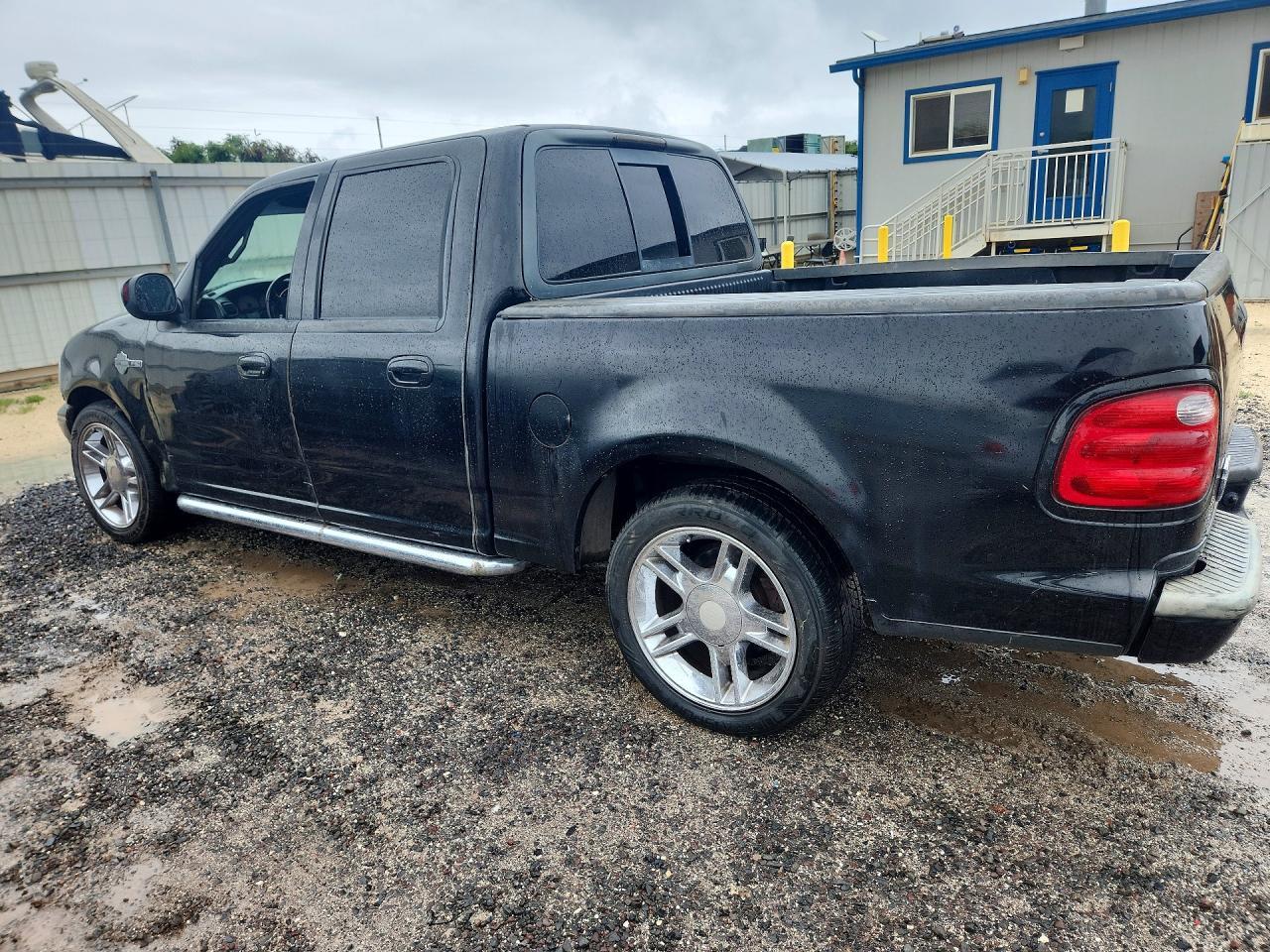 2001 Ford F150 Supercrew - Фото 2