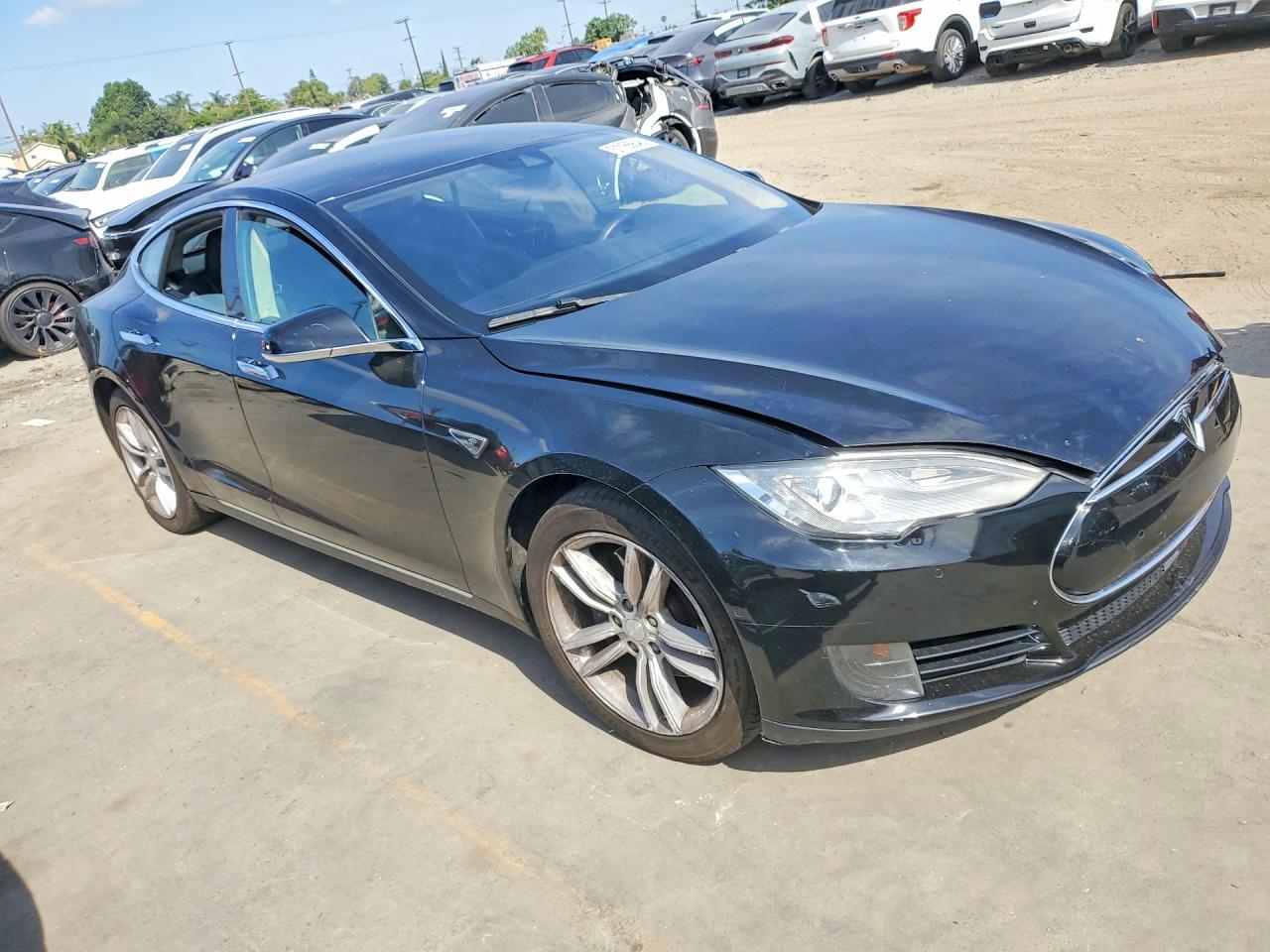 2015 Tesla Model S - Image 4