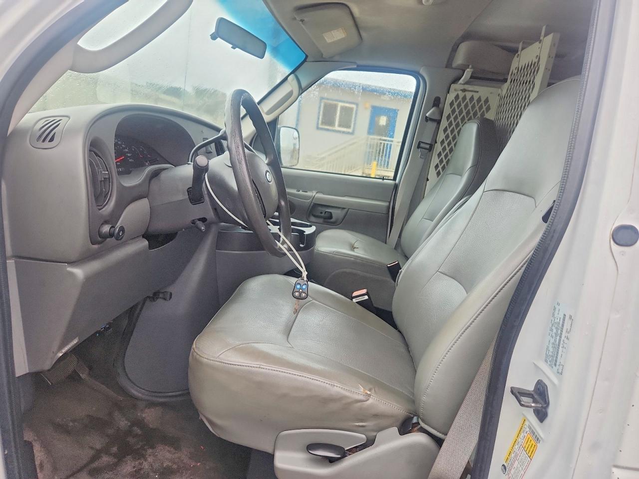 2007 Ford Econoline E150 Van - Image 7