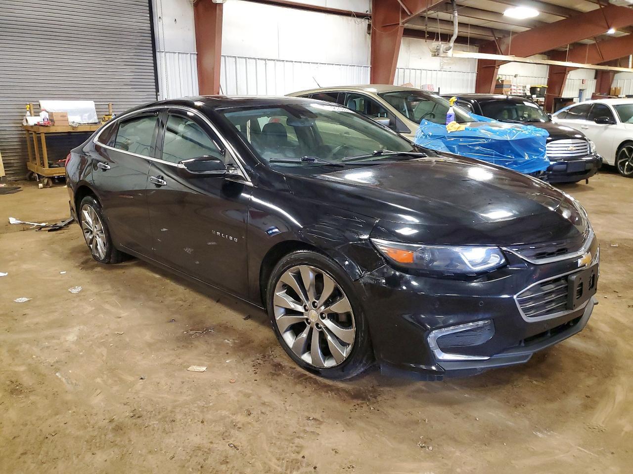 2017 Chevrolet Malibu Premier - Image 4