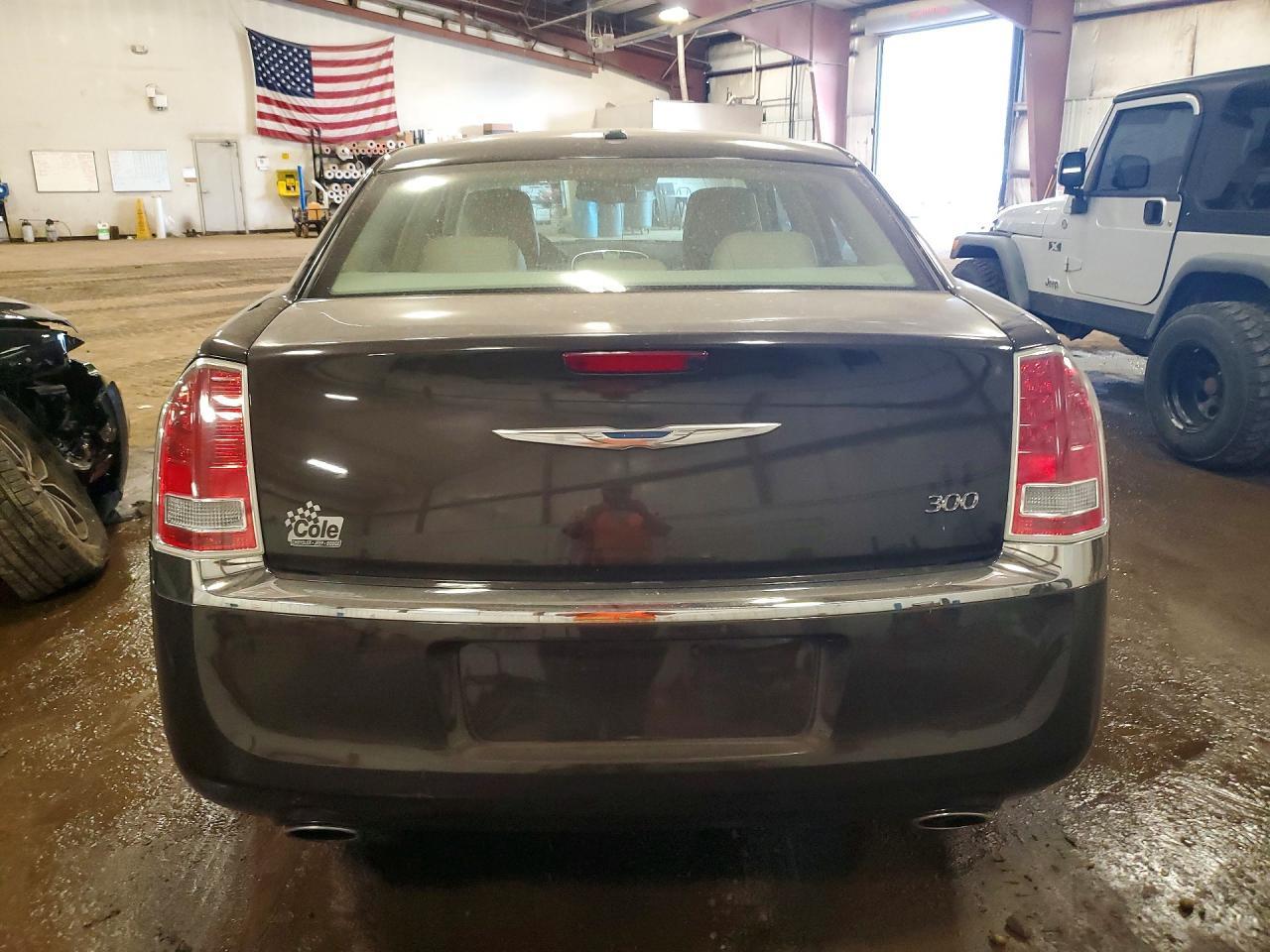 2013 Chrysler 300 - Image 6