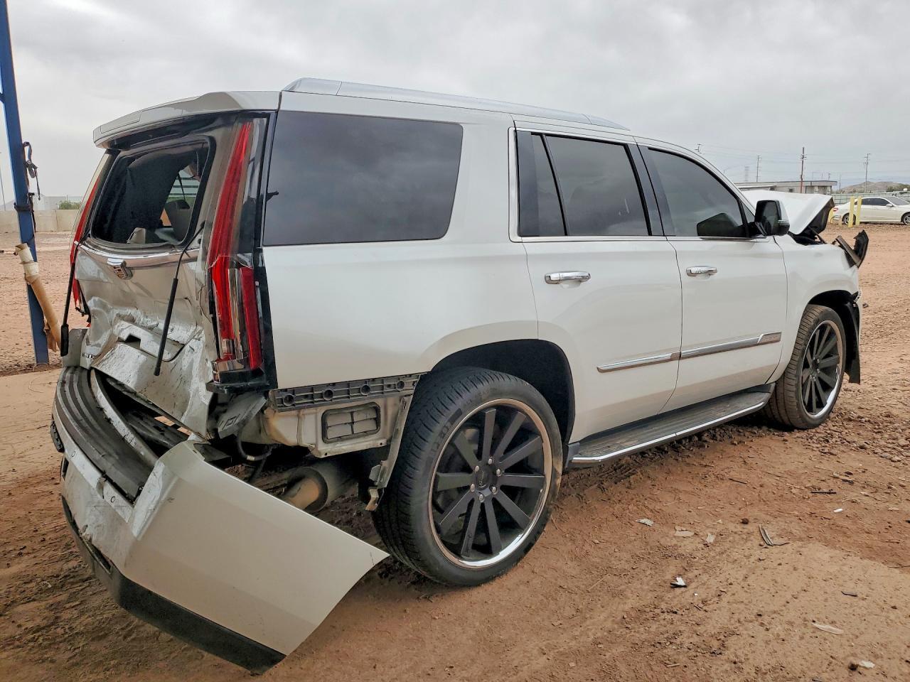 2016 Cadillac Escalade Luxury - Фото 3
