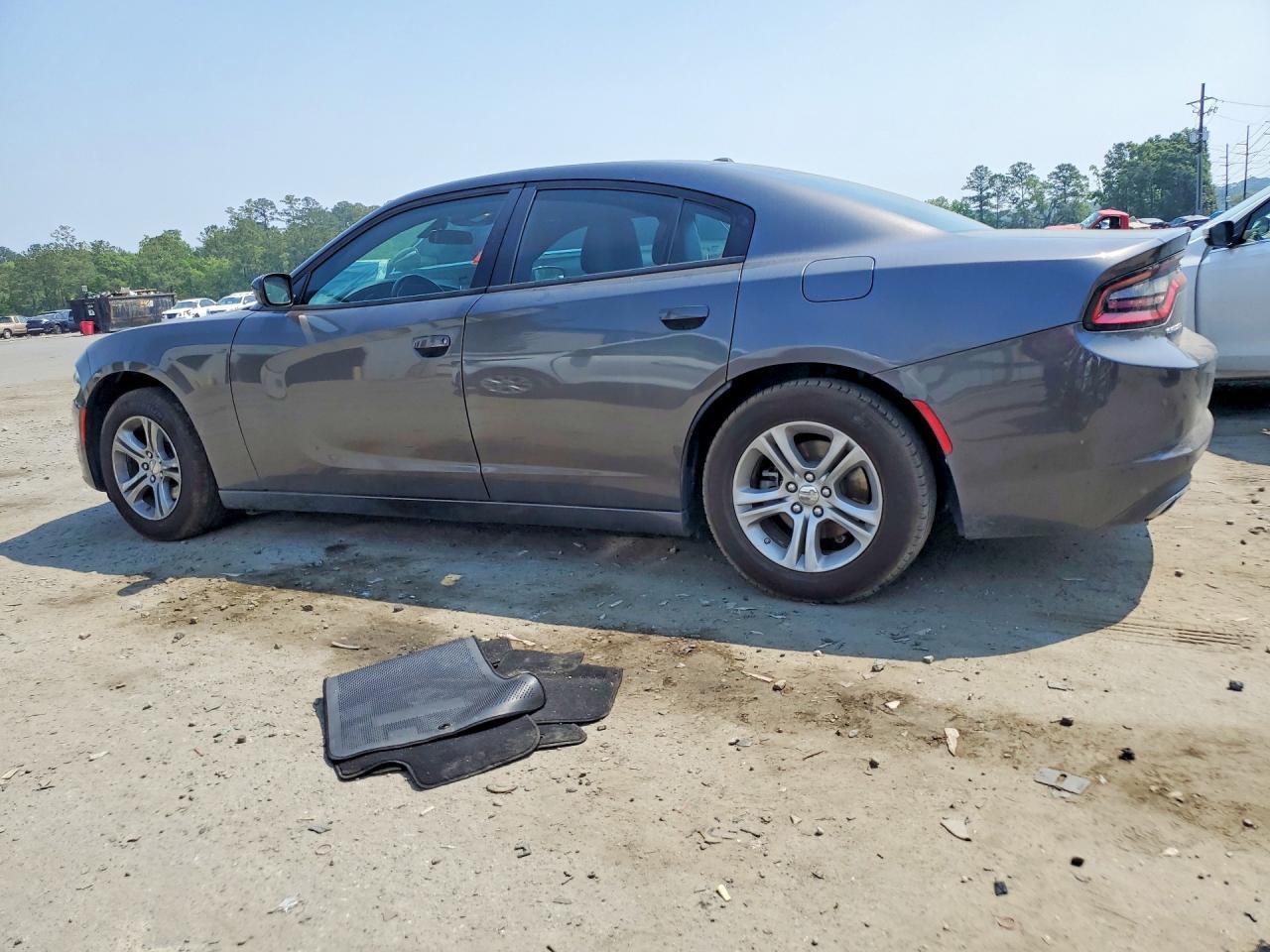 2022 Dodge Charger Sxt - Image 2