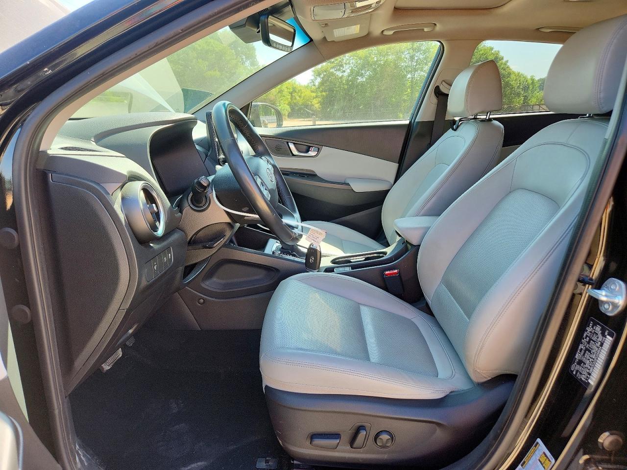 2023 Hyundai Kona Limited - Image 7