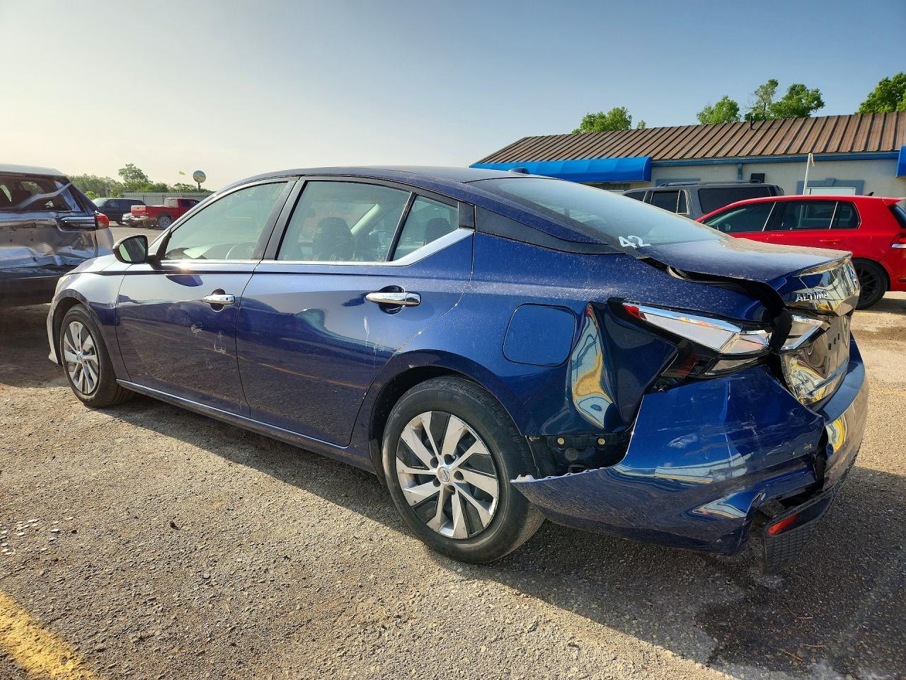 2020 Nissan Altima S - Фото 2