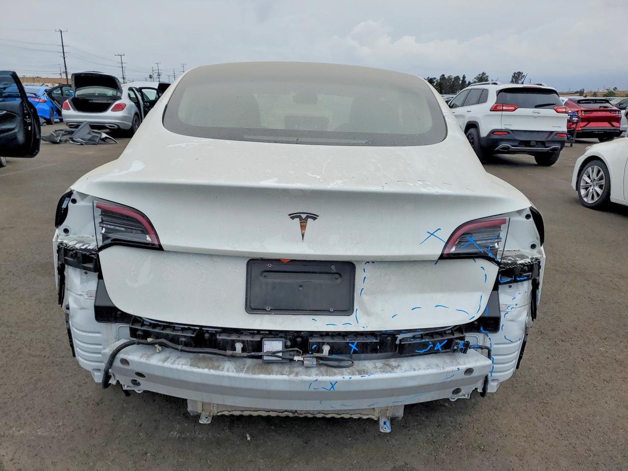 2023 Tesla Model 3 - Фото 6