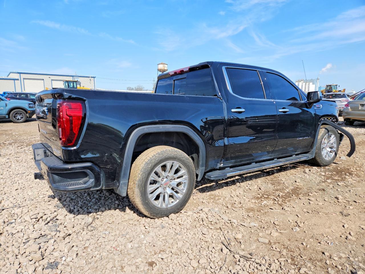 2024 GMC Sierra K1500 Denali - Image 3